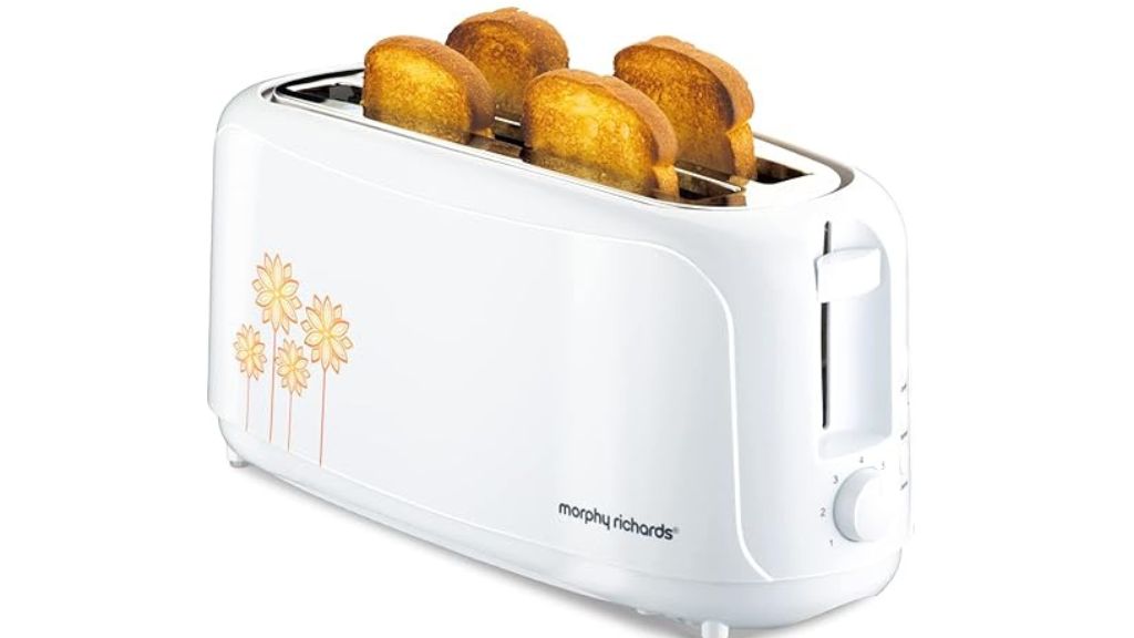  Morphy Richards at 402 1450Watts PopUp Toaster