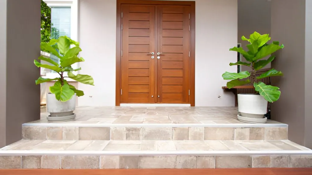 Placement of Main Door