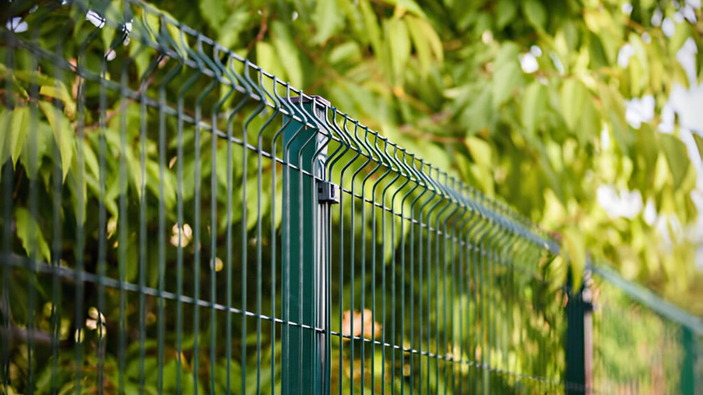 Vinyl-Coated Wire Fence